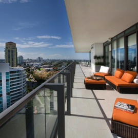 apogeebalcony2.jpg